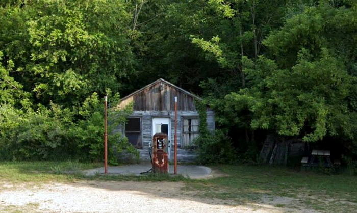 Old Time Gas Station (Pollys Place, Pure Oil) - Web Listing